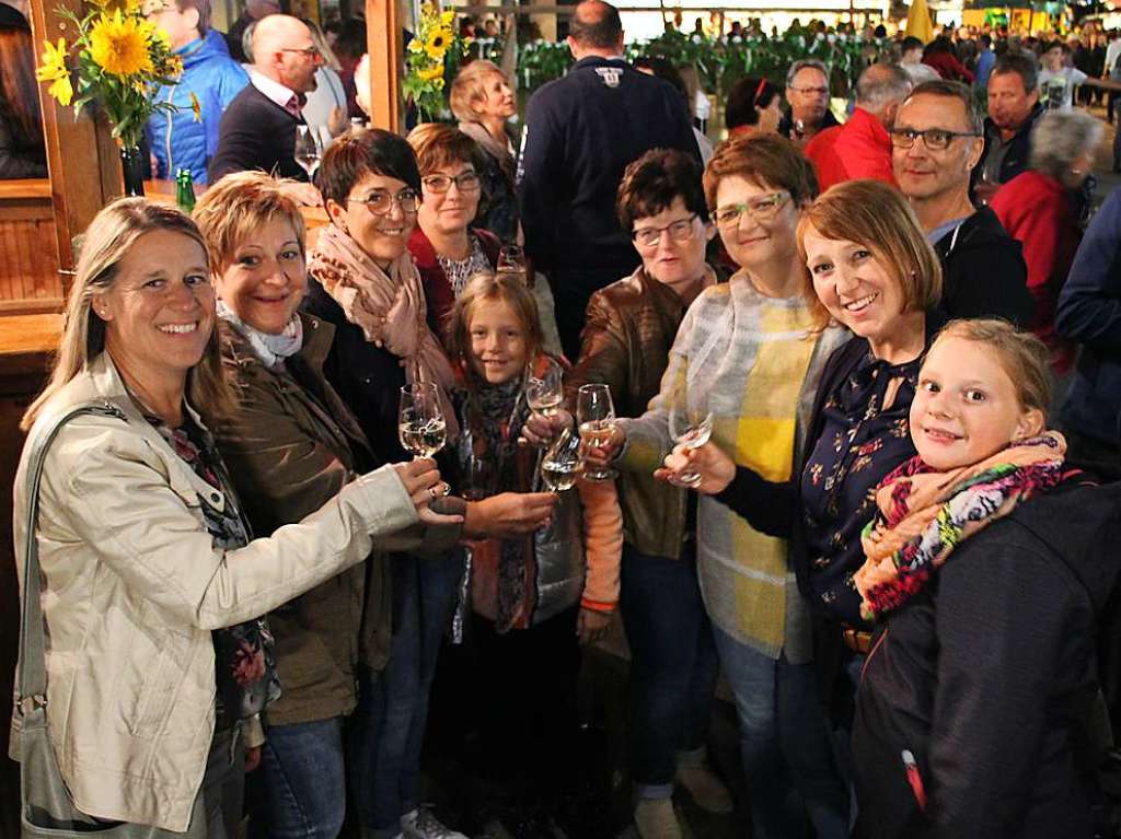 Bei feinem Wein, wechselhaften Wetter und guter Musik feierten die Besucher der Weinfeste in Merdingen und Eichstetten an mehreren Tagen.