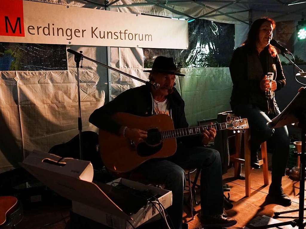 Bei feinem Wein, wechselhaften Wetter und guter Musik feierten die Besucher der Weinfeste in Merdingen und Eichstetten an mehreren Tagen.