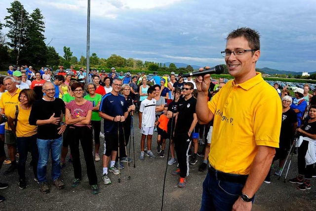 Daniel Knble begrte die Radfahrer u...beim Schtzenhaus in Niederschopfheim.  | Foto: Bettina Schaller