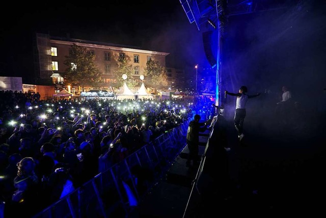 Der junge Basler Rapper Naim zog mit s...die Massen an und sorgte fr Stimmung.  | Foto: Samuel Bramley