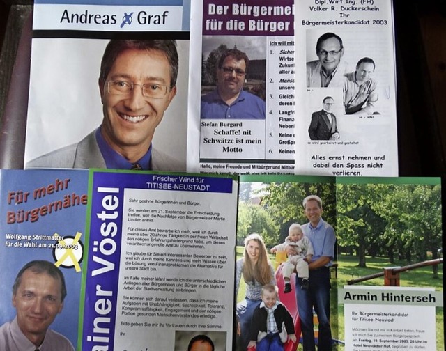 Die Broschren der Kandidaten fr die ...die Armin Hinterseh auf Anhieb gewann.  | Foto: Archiv Roland Weis