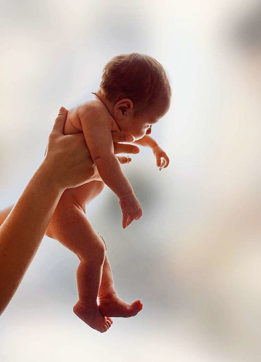 Geburten gibt es (wieder) häufiger, männliche Hebammen (noch) nicht.  | Foto: S.Kobold  (stock.adobe.com)