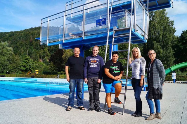 Das Schwimmbad-Team freut sich ber di..., ebenfalls vom Restaurant Klosterhof   | Foto: Sara Ghring