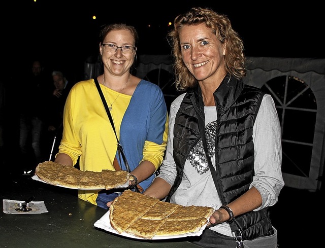 Der selbstgemachte Zwiebelkuchen kam bei den Gsten wieder sehr gut an.   | Foto: Herbert Trogus