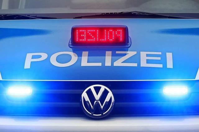 Autofahrer bleibt bei doppeltem berschlag unverletzt