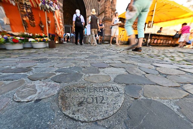 Seit 2012 gibt es einen barrierefreien...r das Pflaster zum Freiburger Mnster.  | Foto: Jonas Hirt