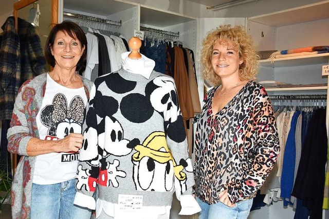 Elwira Steinwarz (links), Inhaberin von Voil Moden, mit ihrer Tochter Simone  | Foto: Andrea Steinhart