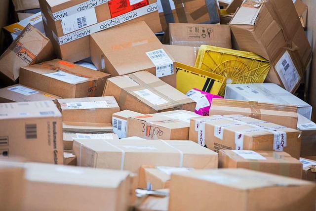 60 Pakete sind aus der Poststelle in F...n und aufgerissen worden. (Symbolfoto)  | Foto: Rolf Vennenbernd