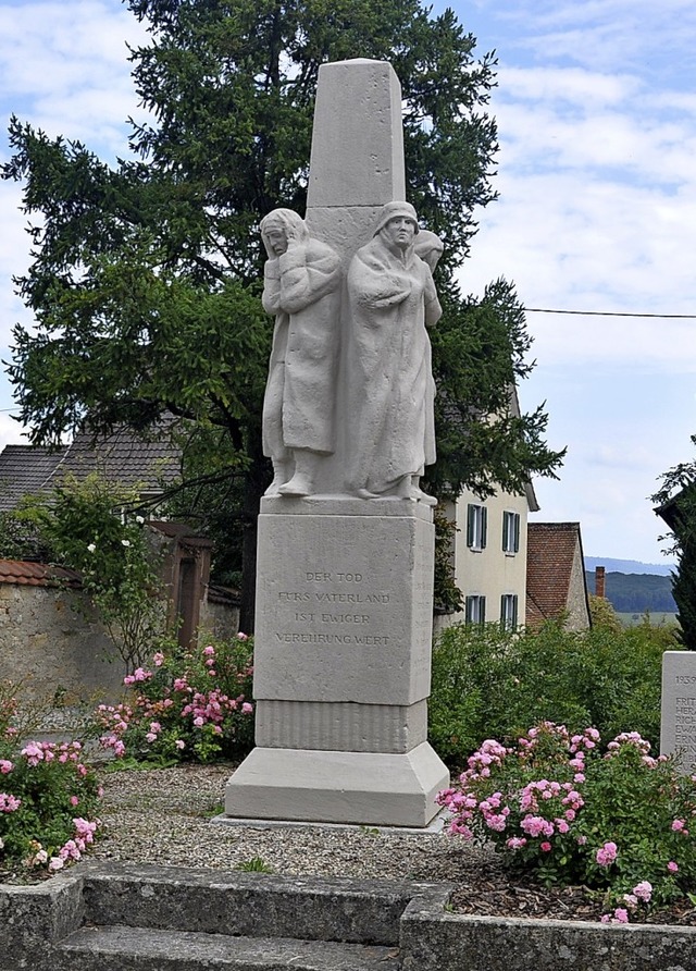 Muss noch fertiggestellt werden &#8211; das Kriegerdenkmal am Friedhof   | Foto: Jutta Schtz