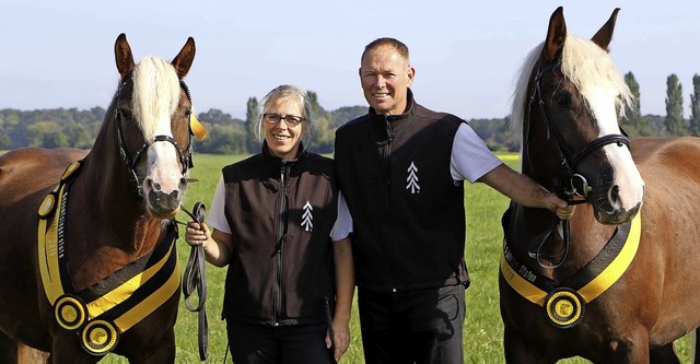 Gerhard Schrder und seine Ehefrau Tan... fnfjhrigen Stuten,  Feine Violetta.  | Foto: Privat