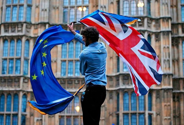 Das Chaos in London geht weiter.  | Foto: JUSTIN TALLIS (AFP)