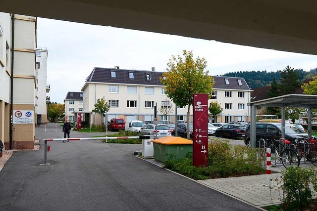 Das Studentenwohnheim an der Hndelstr...ngsbeirat der Stadt mit Legebatterien.  | Foto: Ingo Schneider