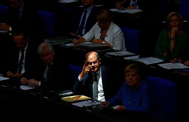 Noch geben sich Olaf Scholz und die Schrder-Gruppe nicht geschlagen.  | Foto: JOHN MACDOUGALL (AFP)