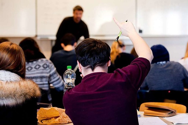 Regelmiges Lernen, Hausaufgaben mach...t Rainer Ammel fr den Weg zum Abitur.  | Foto: Sebastian Kahnert
