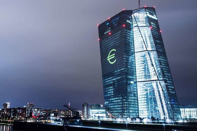 Der Sitz der Europischen Zentralbank in Frankfurt   | Foto: Boris Roessler (dpa)