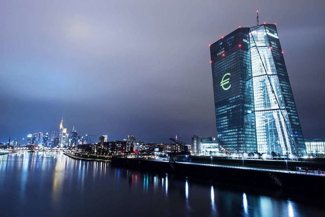 Der Sitz der Europischen Zentralbank in Frankfurt   | Foto: Boris Roessler (dpa)