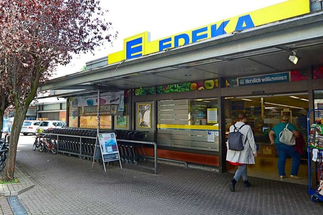 Die Edeka-Filiale an der  Kreuzstrae ist  in die Jahre gekommen.  | Foto: Ingo Schneider