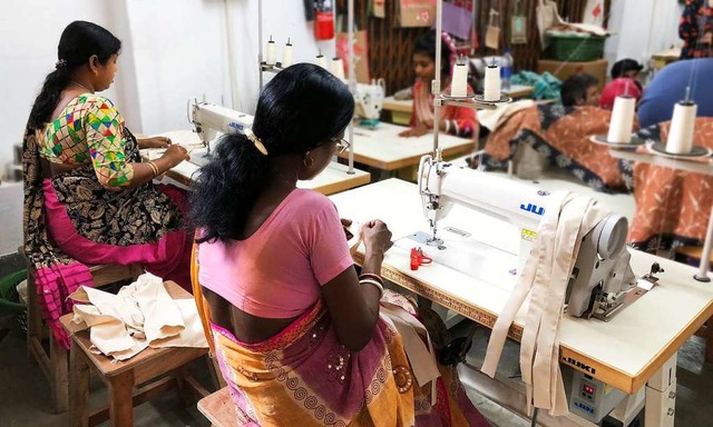Ehemalige Zwangsprostituierte arbeiten...i von &#8222;Freeset&#8220; in Indien.  | Foto: freeset