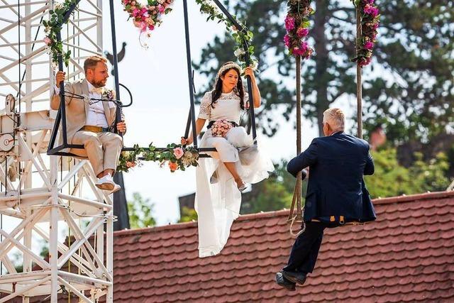 Fotos: Das Breisacher Stadtfest mit spektakulrer Hochzeit in der Luft