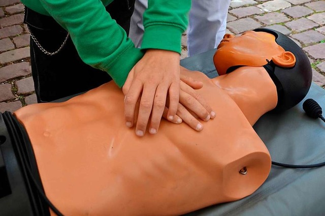 Wie hilft man im Notfall richtig? Das ... am 19. September in Waldkirch lernen.  | Foto: Karin Hei