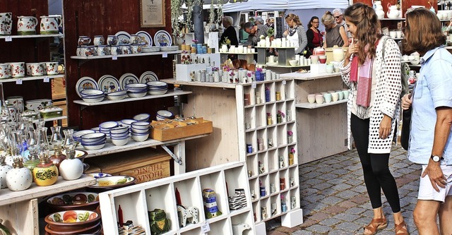 Hochwertige handgemachte Unikate prsentiert der Kanderner Keramikmarkt.   | Foto: Victoria Langelott