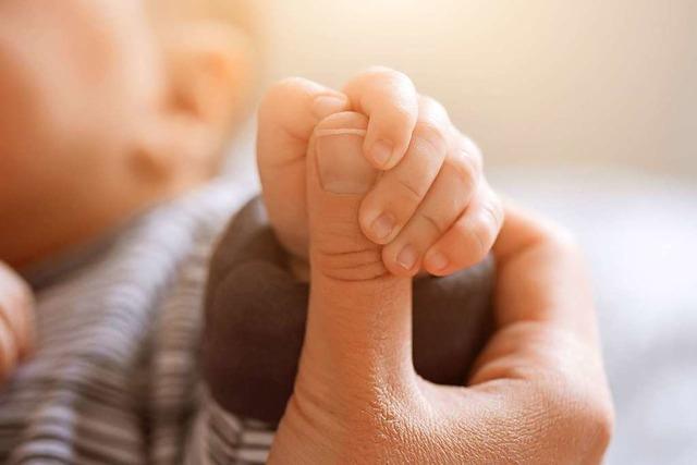 Klinikum Lörrach korrigiert Zahl der Neugeborenen mit Hand-Fehlbildungen nach oben