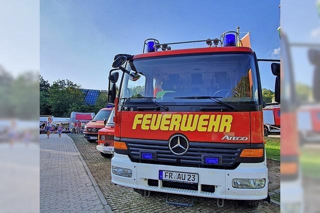 Fahrten mit dem Feuerwehrauto sind begehrt