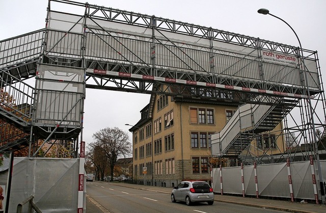 Zusammen mit der Zukunft des Schtzen-... Fugngerberfhrung geklrt werden.   | Foto: Peter Schtz