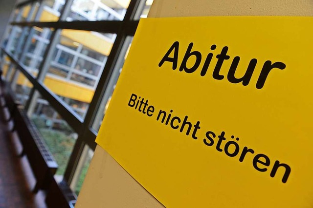 Die Abiturnote entscheidet zum Beispie...s. Doch da liegt der Fehler im System.  | Foto: Felix Kstle (dpa)