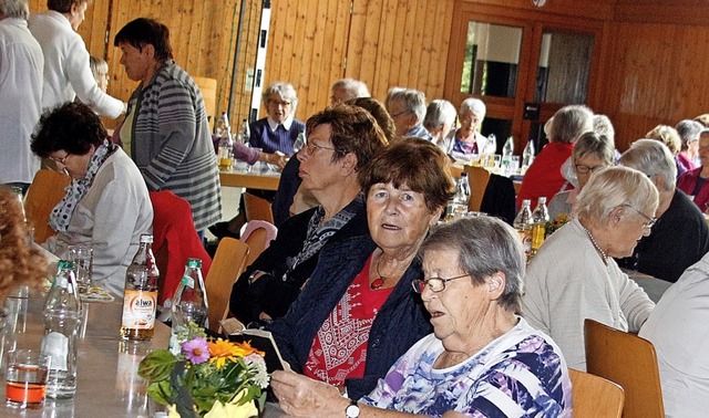 Zahlreiche Besucherinnen kamen wieder zum Bezirksfrauentag in die Elztalhalle.   | Foto: Heidi Fel