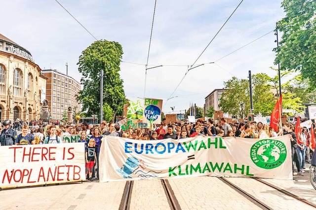 Kein Durchkommen: Am Freitag fahren zw...hl keine Straenbahnen zum Europaplatz  | Foto: Fabio Smitka