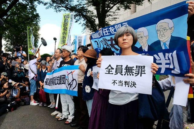 Aktivisten protestieren in Tokio gegen das Gerichtsurteil   | Foto: KAZUHIRO NOGI (AFP)