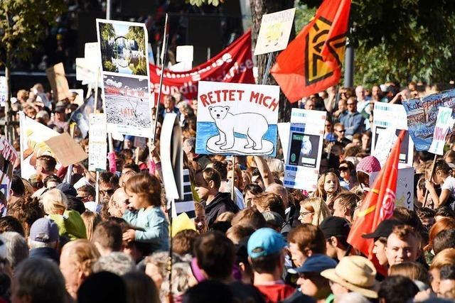 Fotos: Bunt, laut, kritisch – so war die Klimastreik-Demo in Freiburg