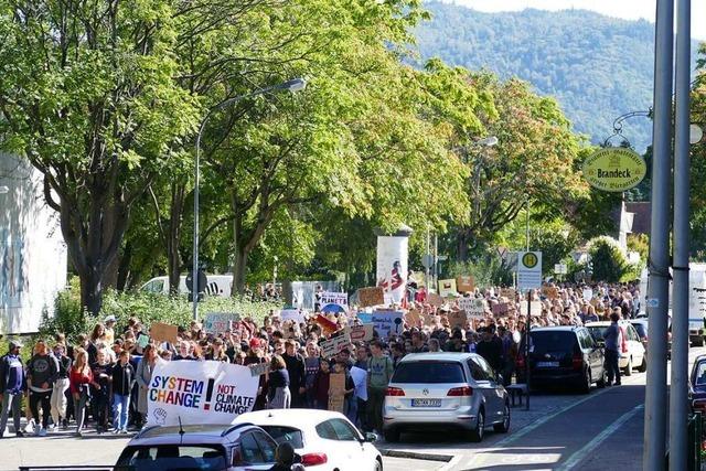 In Offenburg gehen 2000 Menschen gegen den Klimawandel auf die Straße