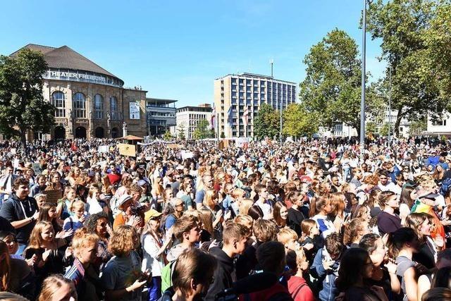 Mehr als 20.000 Menschen demonstrieren in Freiburg bei Fridays for Future