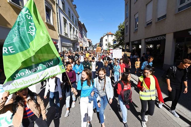 1500 Menschen haben am Freitag fr mehr Klimaschutz demonstriert.  | Foto: Jonas Hirt