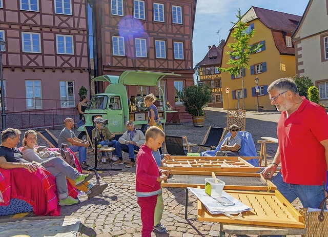 Sitzgelegenheiten, Spiele, Kaffee und ... zu der Parkplatz-Aktion  am Freitag.   | Foto: Olaf Michel