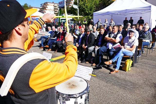 Trommelwirbel der Drumline, einer Formation der Jugendmusikschule.  | Foto: Peter Stellmach