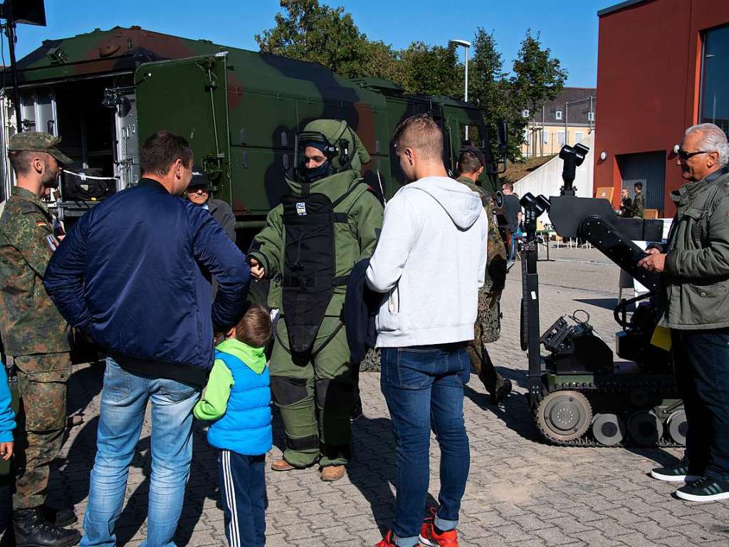 Die Deutsch-Franzsische Brigade stellte sich am Samstag beim Tag der offenen Tr der ffentlichkeit vor.<?ZP?>
