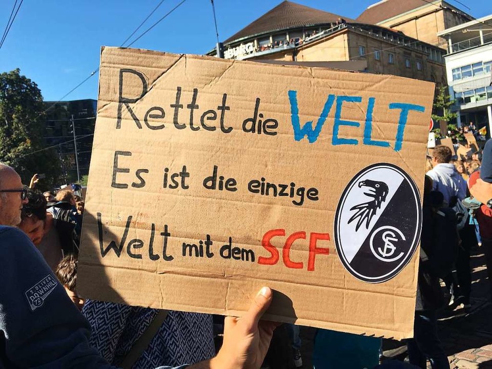 Freiburgspezifischer Demo-Grund  | Foto: Simone Lutz