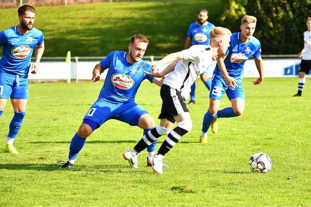 Niklas Bub und der FC Teningen verspielten gegen den FC Denzlingen ein 3:0.  | Foto: Achim Keller