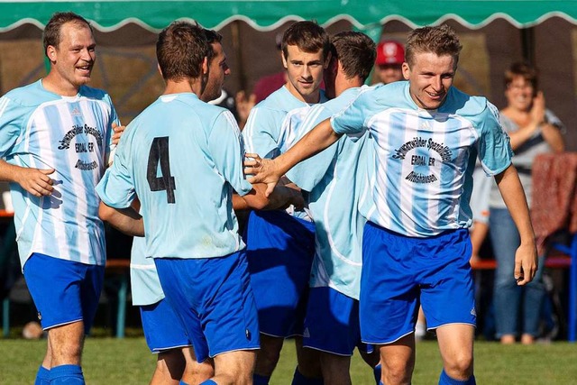 Unadinger Torjubel: Das Team des Kreis...rozentige Chancen auf den Siegtreffer.  | Foto: Wolfgang Scheu