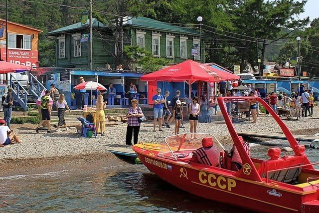 Touristen setzen dem Baikalsee zu