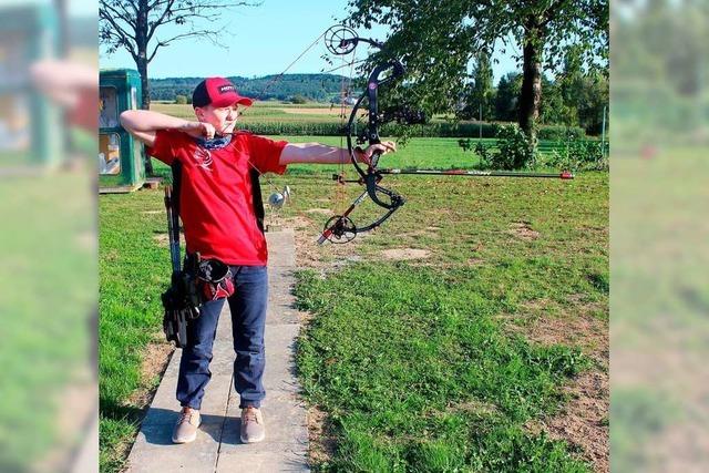 Dieser 10-Jhrige aus Kandern ist Deutscher Meister im Bogenschieen