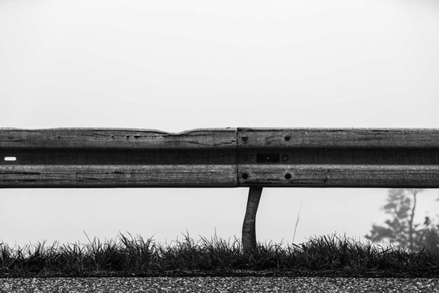 In die Leitplanke ging es am Dienstag ...wegs, blieb aber zum Glck unverletzt.  | Foto: Carlotta Huber