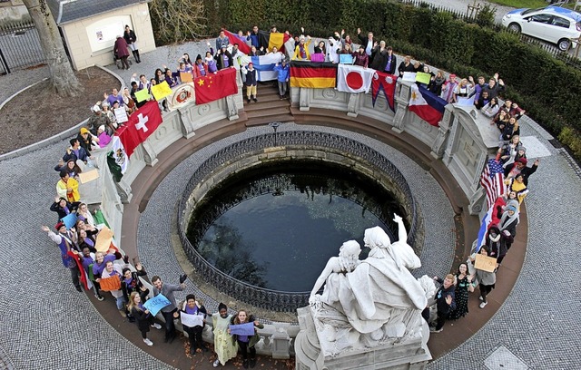 Bevor das Projekt Donaueschingen  verl...ein  Nationenbild an der Donauquelle.   | Foto:  Simon, Guy