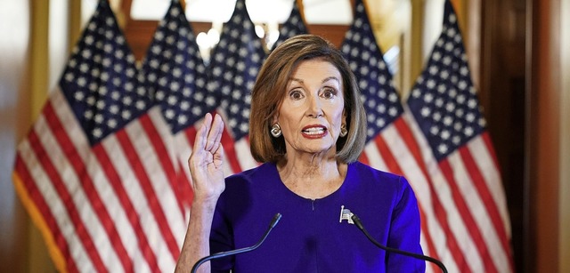 Nun also doch: Nancy Pelosi, Oppositio...or, seinen Amtseid gebrochen zu haben.  | Foto: MANDEL NGAN (AFP)