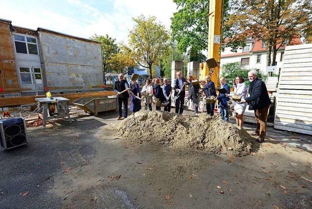 Noch symbolischer als sonst war gester...tich, denn die Arbeiten laufen lngst.  | Foto: Ingo Schneider