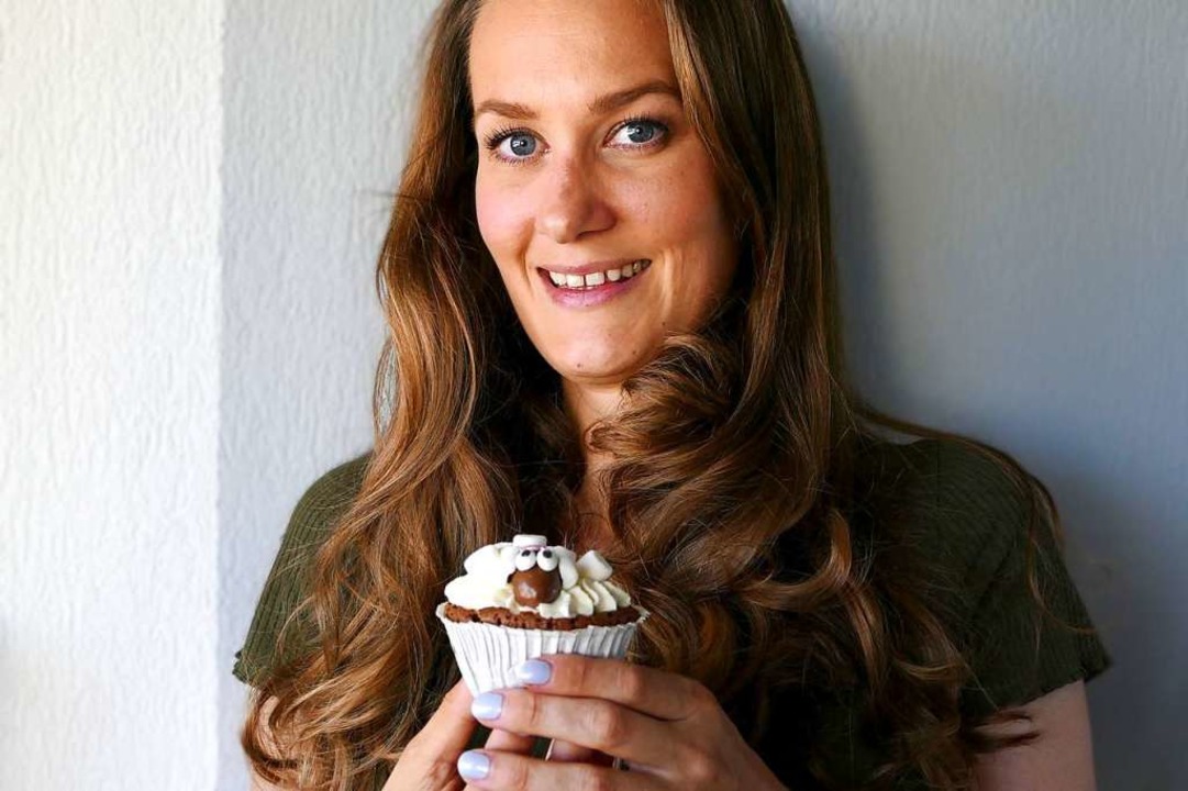 Angelina Antal backt und bloggt unter dem Namen Zimtblume.  | Foto: Theresa Steudel