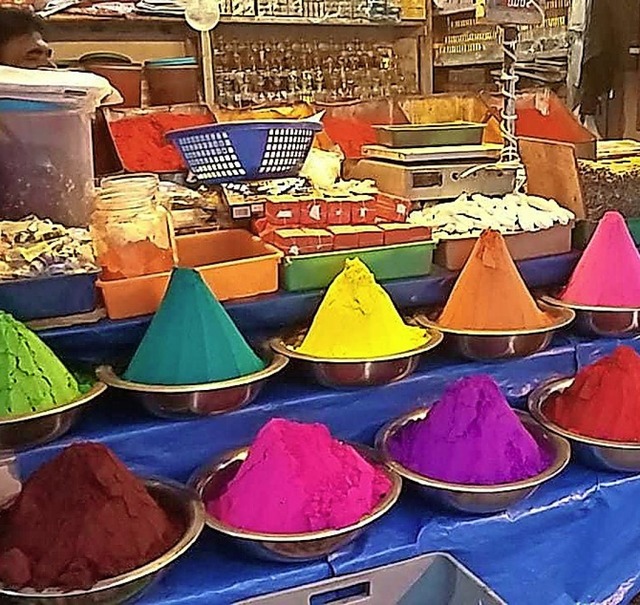Farbpulver auf dem Devaraja Markt  | Foto: Rainer Schulz
